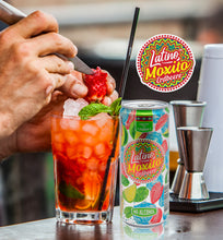 Load image into Gallery viewer, Latino Moxito Erdbeere 12 x 330ml - Kohlensäurehaltige Limonade; alkoholfreie Soda; hoher Saftgehalt; pur oder als Mixgetränk (inkl. Pfand 3€): Erdbeere und Limette
